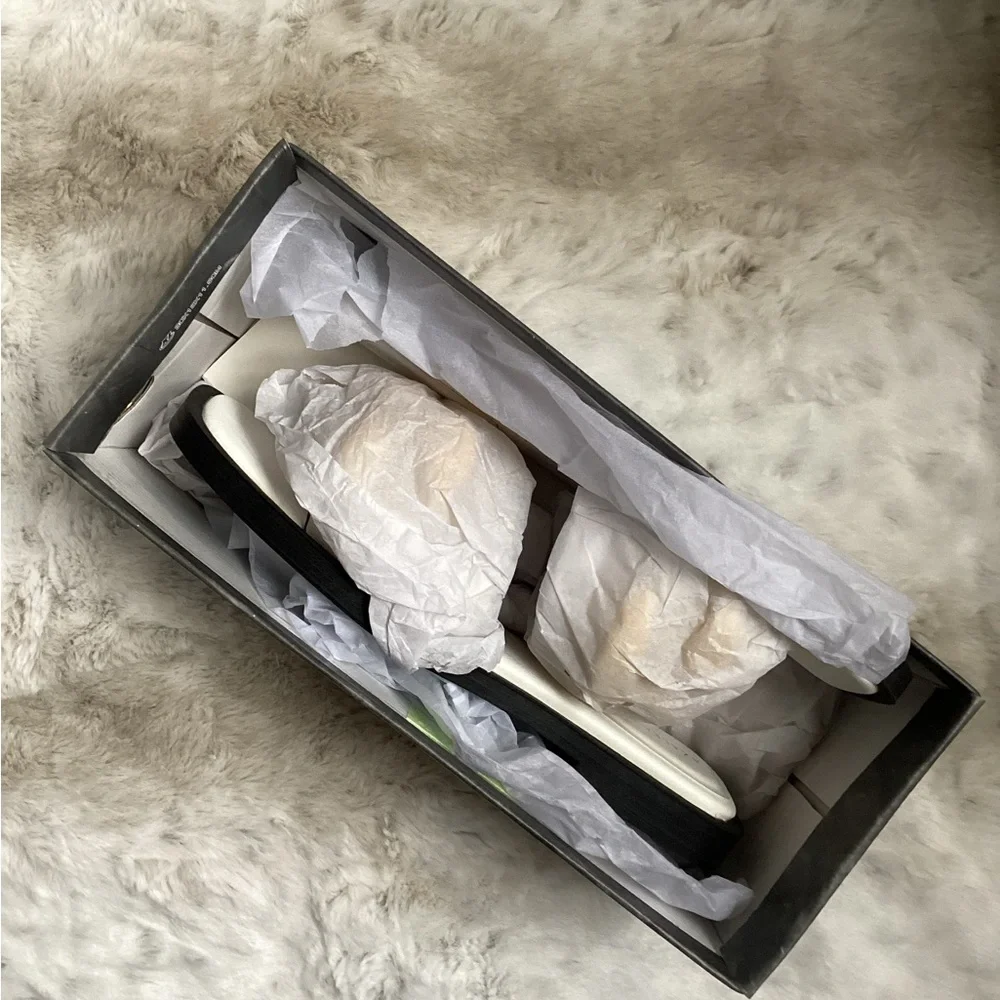 Azalea Wang Parker-White Sandal, 8, NIB - Picture 7 of 8